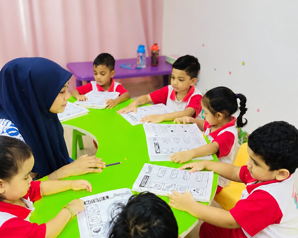 Children in the Tadika preschool program at Tadika Kreatif Mesra